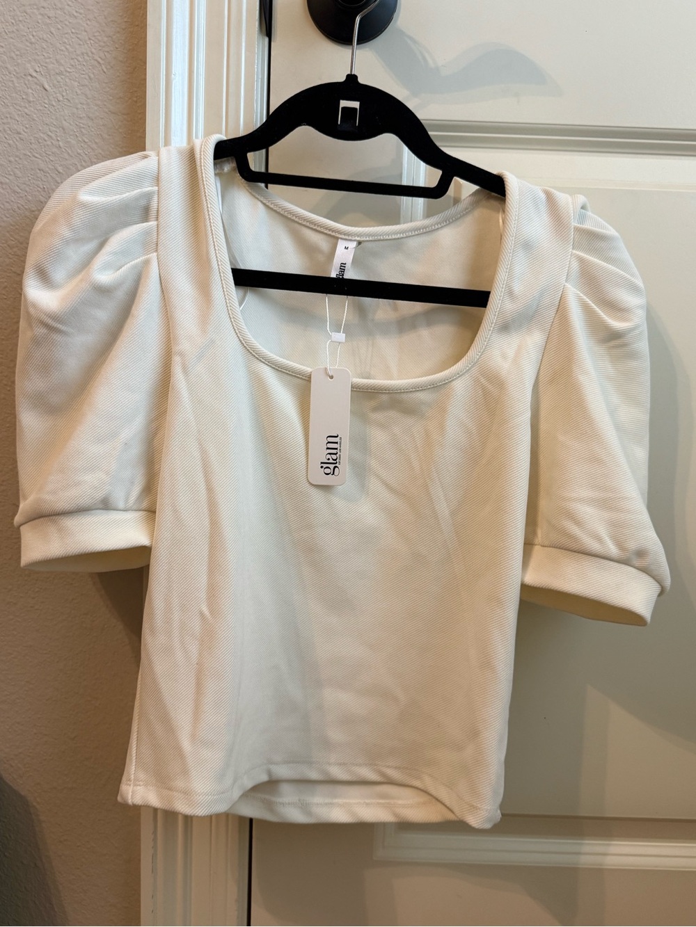 Glam Boutique Ivory Top NWT size medium puff sleeve
